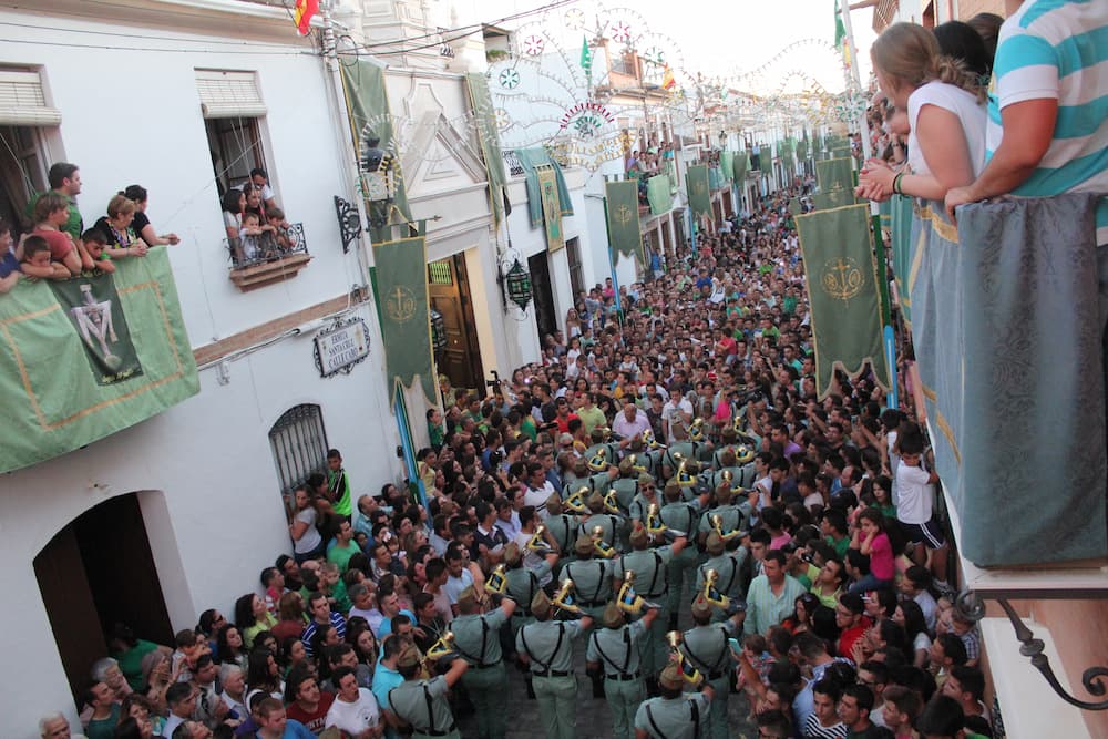 La Legión ante la Capilla de la Santa Cruz de la Calle Cabo